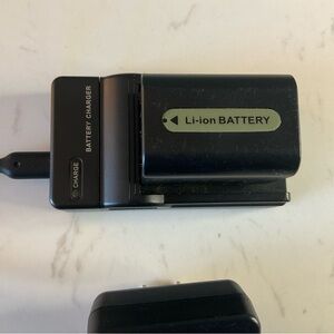Black Li-ion Battery Charger